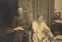 Император Кирилл Владимирович и Императрица Виктория Феодоровна в своем доме Кер Аргонид. 1930